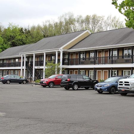 Newbury Inn Brookfield Экстерьер фото