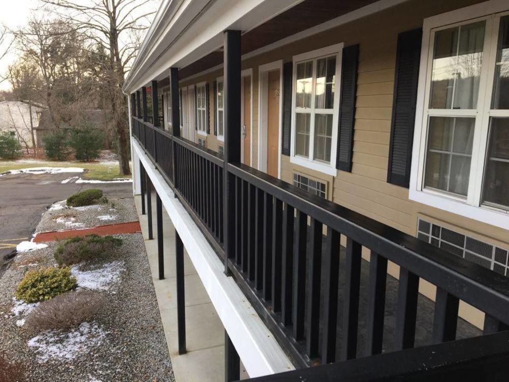 Newbury Inn Brookfield Экстерьер фото